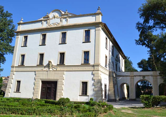 La restaurata Villa Severini a Sutri