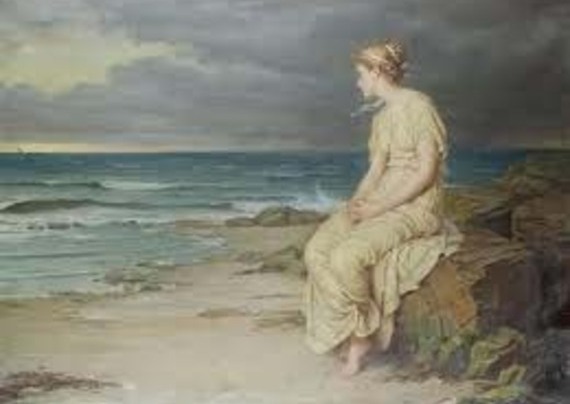 donna pensosa vicino al mare 