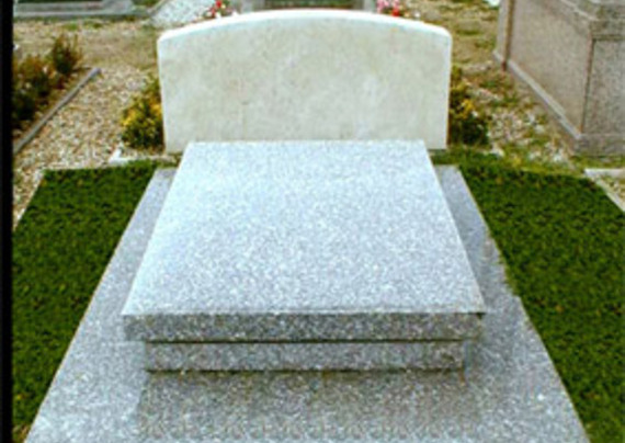 tomba di pietra